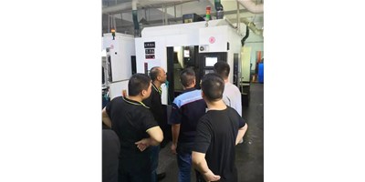 9888拉斯维加斯精机年终保养活动顺利发展，保障机床高效运行